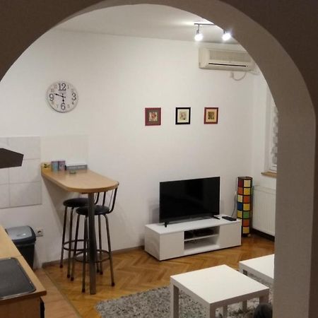 Jovana'S Apartment Újvidék Kültér fotó